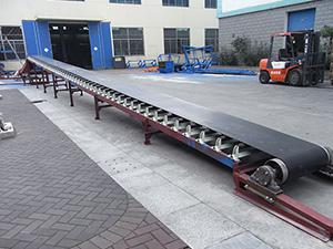 移動式輸送機